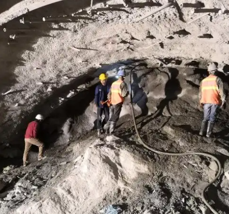 汝城拱顶带模注浆料的施工流程及注意事项